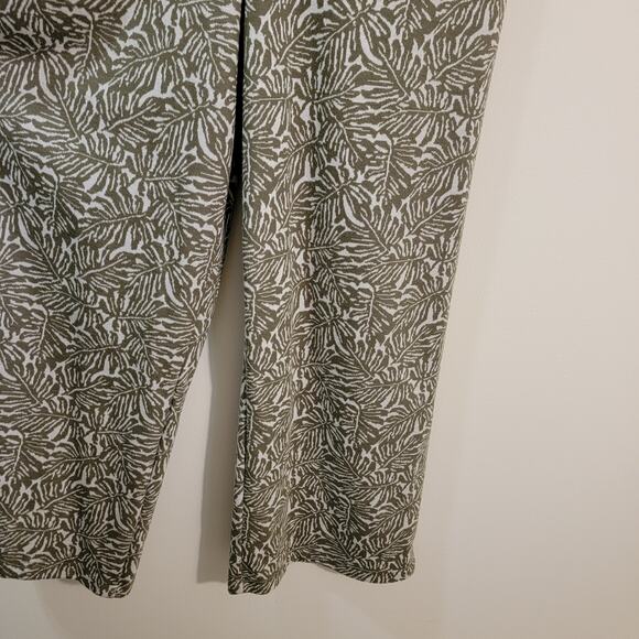 Free People Ellie Zip Front Palm Print Jumpsuit in Color Moss Size Small - Picture 8 of 12